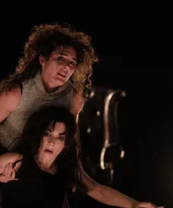 Ηλέκτρα εντός