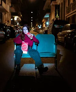 Τέλος το θέατρο