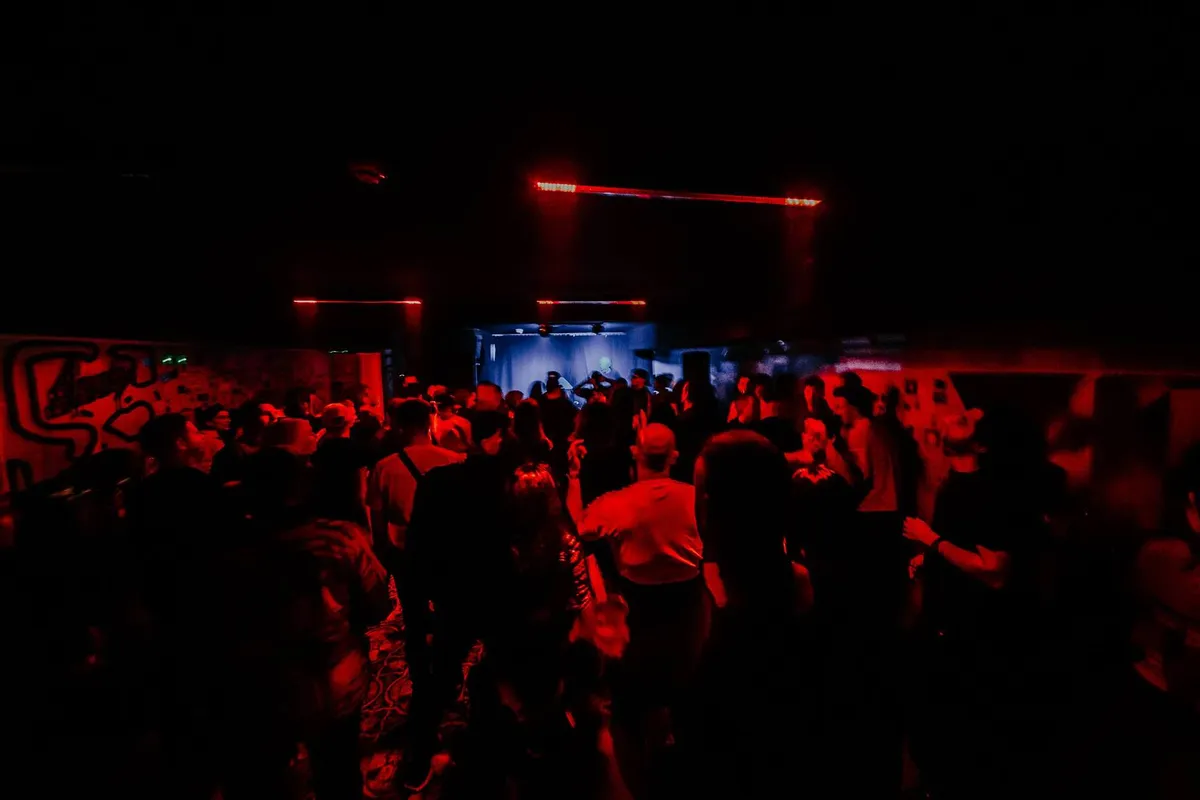 KOLLEKTIV: THE SHIFT